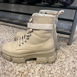 Steve madden platform boots